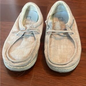 Kids Hey Dude tan shoes